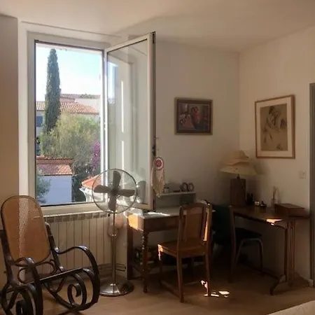 Apartment De Charme Face A La *